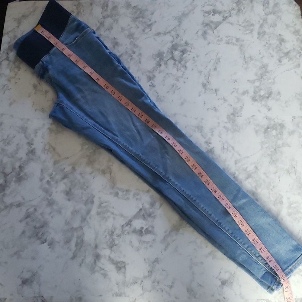 Old Navy Maternity Rockstar Skinny Jeans - Picture 7 of 7